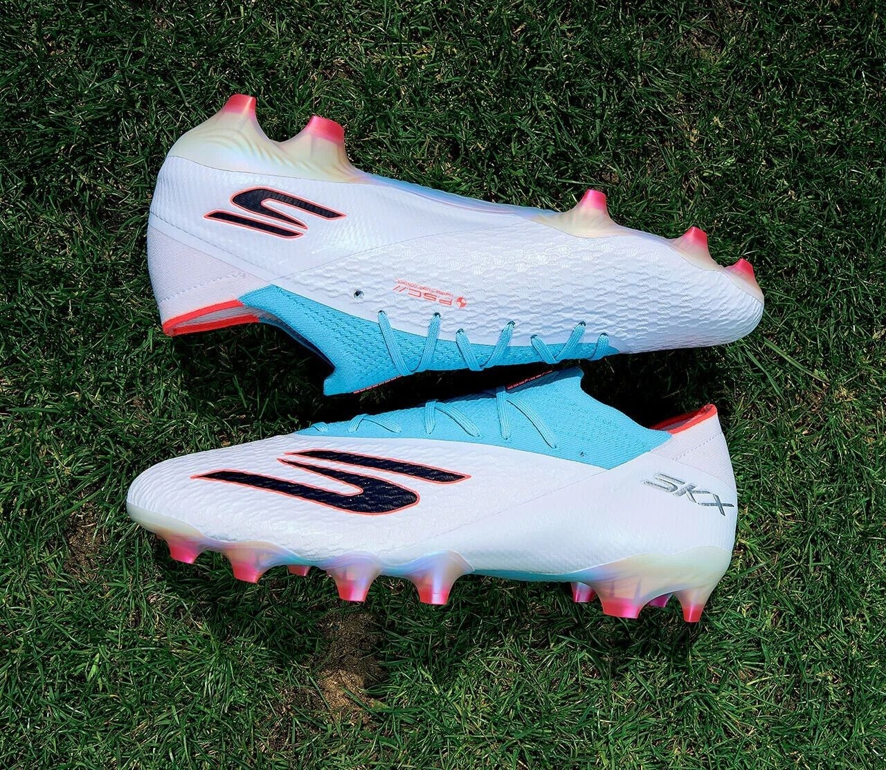 
Firm Ground, Turf & Indoor Soccer Shoes: FG vs. TF vs. IC Guide 

